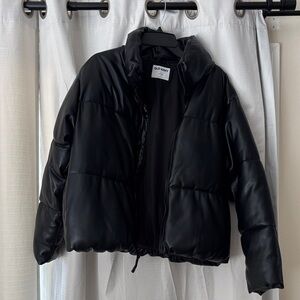 Old Navy Women's Black Puffer Jacket